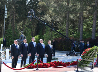 Dövlət və hökumət rəsmiləri Fəxri xiyabanda Ulu Öndərin xatirəsini anıblar