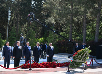 Dövlət və hökumət rəsmiləri Fəxri xiyabanda Ulu Öndərin xatirəsini anıblar