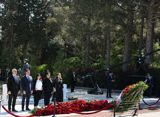 Dövlət və hökumət rəsmiləri Fəxri xiyabanda Ulu Öndərin xatirəsini anıblar