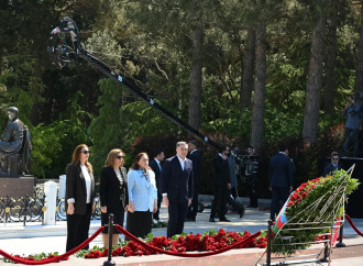 Dövlət və hökumət rəsmiləri Fəxri xiyabanda Ulu Öndərin xatirəsini anıblar