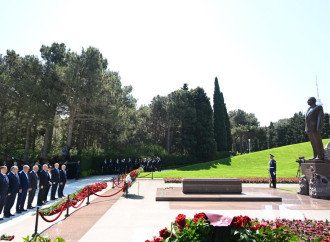 Dövlət və hökumət rəsmiləri Fəxri xiyabanda Ulu Öndərin xatirəsini anıblar