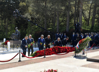 Dövlət və hökumət rəsmiləri Fəxri xiyabanda Ulu Öndərin xatirəsini anıblar