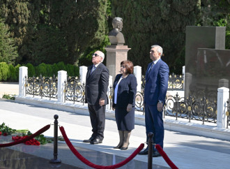 Dövlət və hökumət rəsmiləri Fəxri xiyabanda Ulu Öndərin xatirəsini anıblar