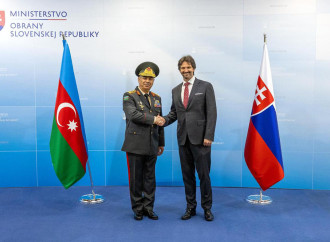 Azərbaycan müdafiə naziri Slovakiyaya rəsmi səfər edib