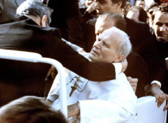 Bu gün Roma Papası güllələndi
