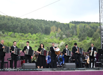 Şuşada "Xarıbülbül" Beynəlxalq Musiqi Festivalının möhtəşəm açılışı keçirilib