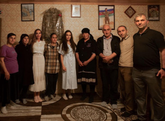 Leyla Əliyeva və Arzu Əliyeva Lənkəranda şəhid ailəsini ziyarət ediblər