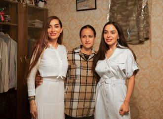 Leyla Əliyeva və Arzu Əliyeva Lənkəranda şəhid ailəsini ziyarət ediblər