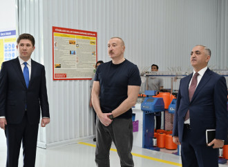 Prezident İlham Əliyev Xankəndidə iş əlcəkləri istehsalı müəssisəsinin açılışında iştirak edib