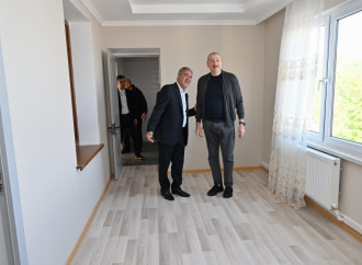 Prezident İlham Əliyev Şuşanın Böyük Qaladərəsi kəndində görülən işlərlə tanış olub, sakinlərlə görüşüb
