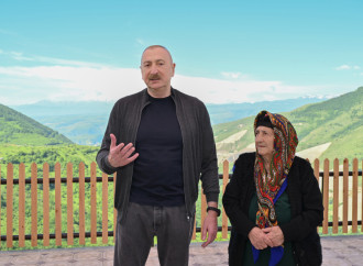 Prezident İlham Əliyev Şuşanın Böyük Qaladərəsi kəndində görülən işlərlə tanış olub, sakinlərlə görüşüb