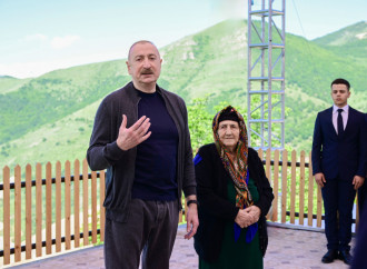 Prezident İlham Əliyev Şuşanın Böyük Qaladərəsi kəndində görülən işlərlə tanış olub, sakinlərlə görüşüb