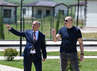 Prezident İlham Əliyev Xocalıda hərbi qulluqçular üçün nəzərdə tutulan fərdi evlərdə yaradılmış şəraitlə tanış olub