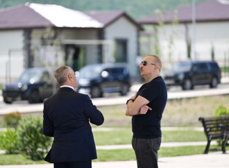 Prezident İlham Əliyev Xocalıda hərbi qulluqçular üçün nəzərdə tutulan fərdi evlərdə yaradılmış şəraitlə tanış olub