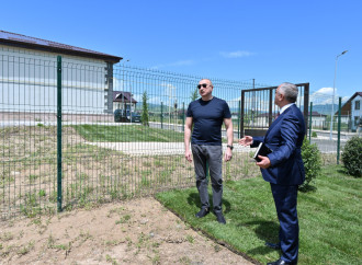 Prezident İlham Əliyev Xocalıda hərbi qulluqçular üçün nəzərdə tutulan fərdi evlərdə yaradılmış şəraitlə tanış olub