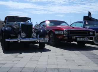 Bakı bulvarında klassik və sürət avtomobillərinin festivalı keçirilir
