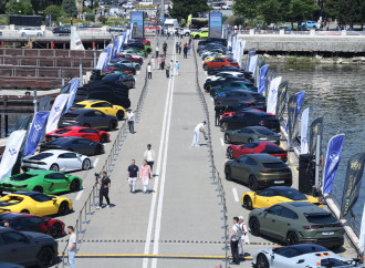 Bakı bulvarında klassik və sürət avtomobillərinin festivalı keçirilir