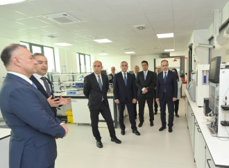 Emin Əmrullayev və Teymur Musayev Qarabağ Universitetinin klinikasında olublar