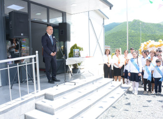 Elm və təhsil naziri azad Kəlbəcərin ilk məzununun "Son zəng" tədbirində iştirak edib