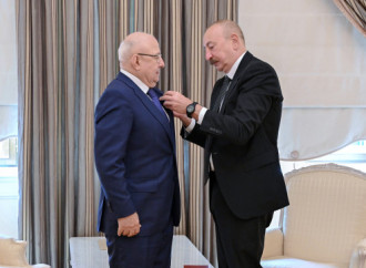 Prezident İlham Əliyev Dağıstanın tanınmış ictimai-siyasi xadim Qurban Qurbanova “Dostluq” ordenini təqdim edib