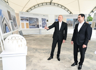 Azərbaycan Prezidenti İlham Əliyev və Türkmənistan Prezidenti Sərdar Berdiməhəmmədov Şuşa məscidində tikinti işlərinin gedişi ilə tanış olublar
