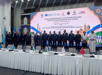 Aktotı Raimkulova III Beynəlxalq Məqam Sənəti Forumu çərçivəsində keçirilən konfransda çıxış edib