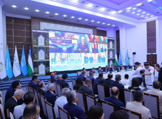 Aktotı Raimkulova III Beynəlxalq Məqam Sənəti Forumu çərçivəsində keçirilən konfransda çıxış edib