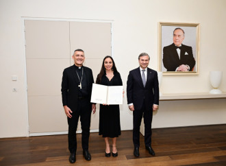 Heydər Əliyev Fondunun vitse-prezidenti Leyla Əliyeva Vatikan Apostol Kitabxanası və Apostol Arxivinin rəhbəri ilə görüşüb