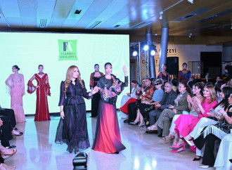 Alyona Əliyeva Azərbaycan Milli Xalça Muzeyində “Zamanın naxışları” moda nümayişində iştirak edib