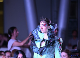 Alyona Əliyeva Azərbaycan Milli Xalça Muzeyində “Zamanın naxışları” moda nümayişində iştirak edib