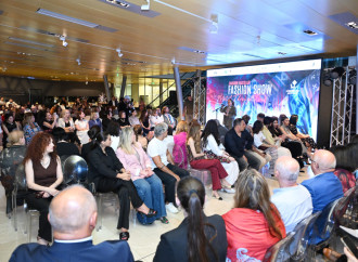 Alyona Əliyeva Azərbaycan Milli Xalça Muzeyində “Zamanın naxışları” moda nümayişində iştirak edib