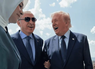 Donald Tramp Ankaraya gəlib, Ərdoğan onu rəsmi mərasimlə qarşılayıb