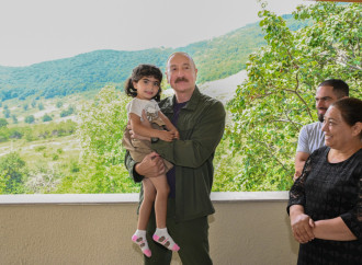 Prezident İlham Əliyev Şuşanın Kiçik Qaladərəsi kəndində görülən işlərlə tanış olub və kəndə qayıdan sakinlərlə görüşüb