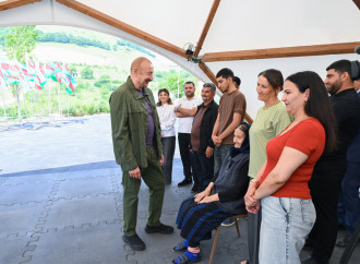 Prezident İlham Əliyev Şuşanın Kiçik Qaladərəsi kəndində görülən işlərlə tanış olub və kəndə qayıdan sakinlərlə görüşüb