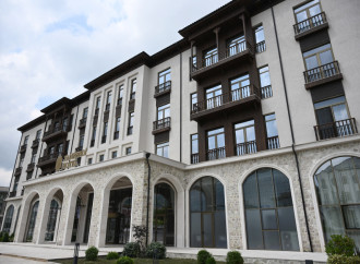 Prezident İlham Əliyev “Xankəndi” hotelinin açılışında iştirak edib