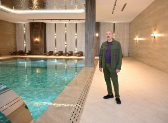 Prezident İlham Əliyev “Xankəndi” hotelinin açılışında iştirak edib