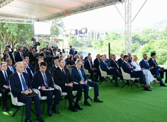 Prezident İlham Əliyev və Slovakiya Prezidenti Şuşada mətbuata bəyanatlarla çıxış ediblər