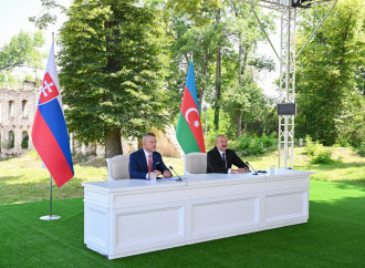 Prezident İlham Əliyev və Slovakiya Prezidenti Şuşada mətbuata bəyanatlarla çıxış ediblər