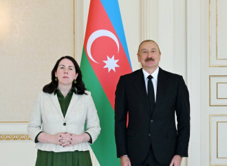 Prezident İlham Əliyev İrlandiyanın Azərbaycanda yeni təyin olunmuş səfirinin etimadnaməsini qəbul edib