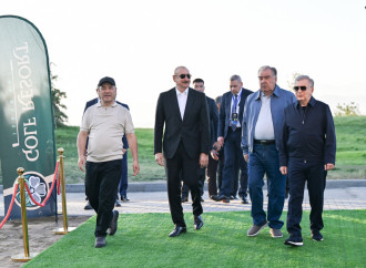 Prezident İlham Əliyev Qırğızıstan, Özbəkistan və Tacikistan prezidentləri ilə birlikdə Çolpon-Ata şəhərində Qolf Klubun açılışında iştirak edib