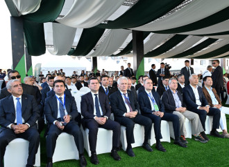 Prezident İlham Əliyev Qırğızıstan, Özbəkistan və Tacikistan prezidentləri ilə birlikdə Çolpon-Ata şəhərində Qolf Klubun açılışında iştirak edib