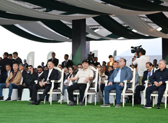 Prezident İlham Əliyev Qırğızıstan, Özbəkistan və Tacikistan prezidentləri ilə birlikdə Çolpon-Ata şəhərində Qolf Klubun açılışında iştirak edib
