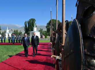Prezident İlham Əliyevin Çolpon-Ata şəhərində rəsmi qarşılanma mərasimi olub