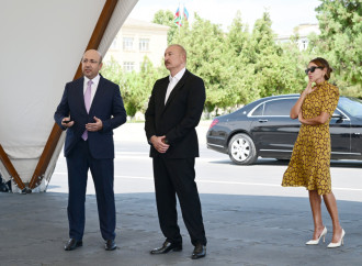 Prezident İlham Əliyev və Birinci xanım Mehriban Əliyeva “Naxçıvan şəhərinin 2044-cü ilədək inkişafına dair Baş Planı” ilə tanış olublar