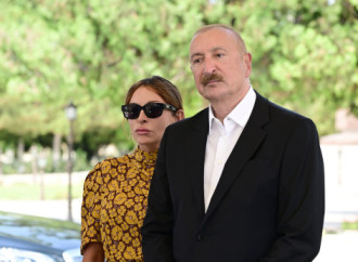 Prezident İlham Əliyev və Birinci xanım Mehriban Əliyeva “Naxçıvan şəhərinin 2044-cü ilədək inkişafına dair Baş Planı” ilə tanış olublar