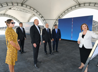 Prezident İlham Əliyev və Birinci xanım Mehriban Əliyeva Naxçıvan şəhərində “Şəms 1” və “Qərbi Üfüq” Günəş Elektrik stansiyalarında görülən işlərlə tanış olublar