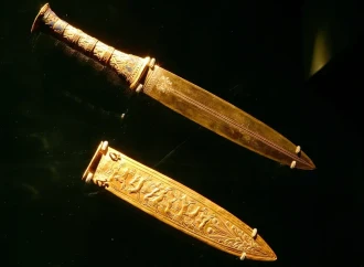 Kral Tutanxamonun məqbərəsindən tapılan 9 heyrətamiz artefakt