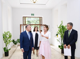 Birinci vitse-prezident Mehriban Əliyeva, qızları Leyla Əliyeva və Arzu Əliyeva Elmi-Tədqiqat Pediatriya İnstitutunu ziyarət ediblər
