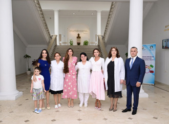 Birinci vitse-prezident Mehriban Əliyeva, qızları Leyla Əliyeva və Arzu Əliyeva Elmi-Tədqiqat Pediatriya İnstitutunu ziyarət ediblər