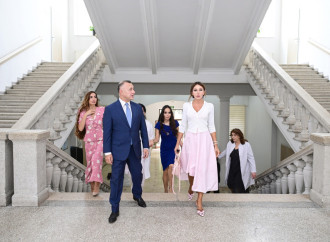 Birinci vitse-prezident Mehriban Əliyeva, qızları Leyla Əliyeva və Arzu Əliyeva Elmi-Tədqiqat Pediatriya İnstitutunu ziyarət ediblər